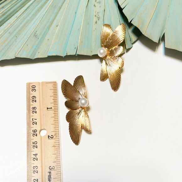 Flower earrings in gold tone #456 - Picture 6 of 7